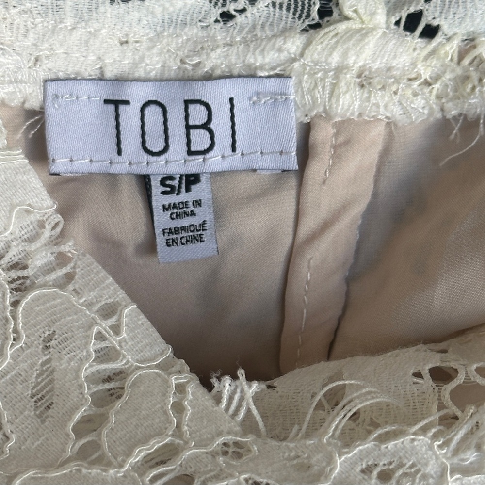 Tobi Lace Short Sleeve Deep V Romper White Size Small NWT - Picture 11 of 11